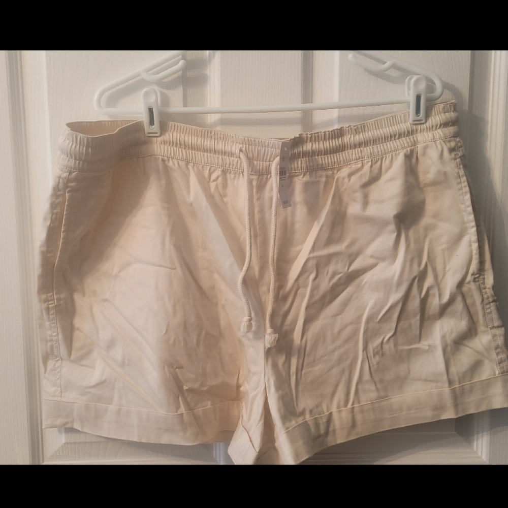 Lou & Grey Pull On Women's Cream Shorts Drawstring With Pockets NWT